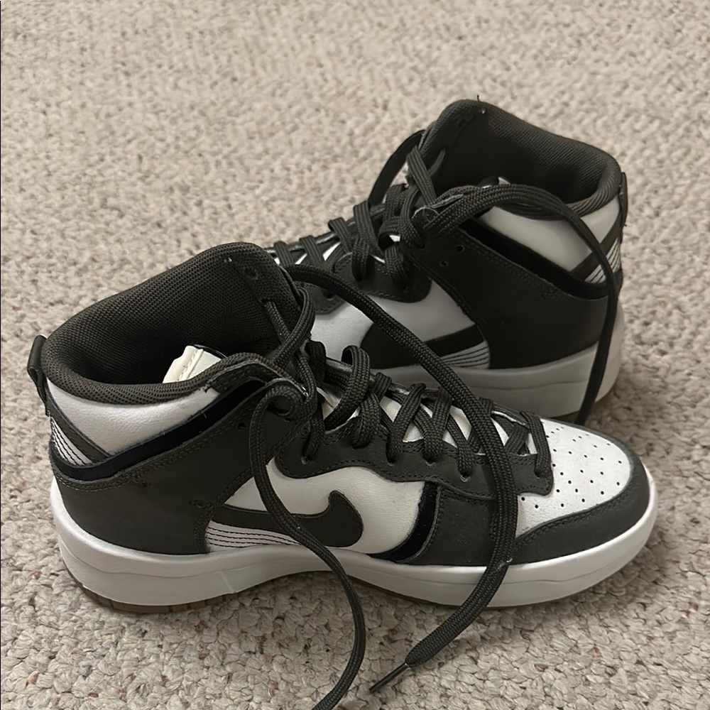 Nike High-Top Sneakers in Black, Dark Green and White
